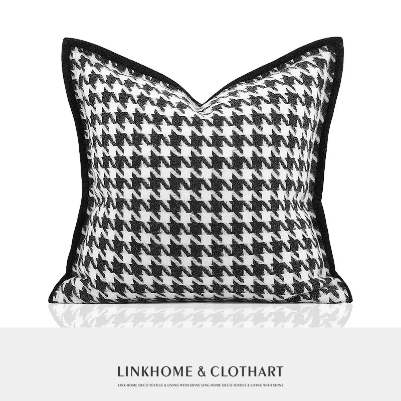 

Classical Plaid Cushion Cover 45x45cm Ornamental Pillows for Living Room Sofa Nordic Home Decor Action Luxury Throw Pillows