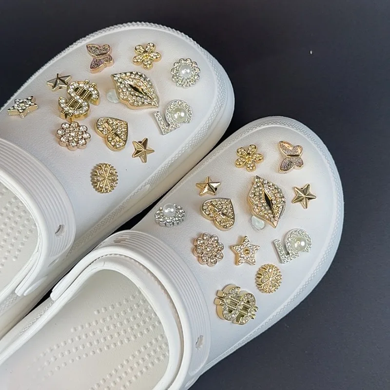 Luxus Schuh Charms Set Zubehör Loch Schuh Schnalle Goldene Strass Blume Lippe Perle Kette DIY Schuhe Dekorationen Party Geschenk – Detail 10