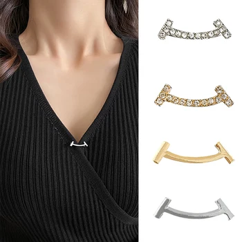 Fashion Smile Brooches for Women Metal Anti-glare V neck Lapel Pin Fixed Clothes Pins Sweater Coat Clothing Jewelry Accessories