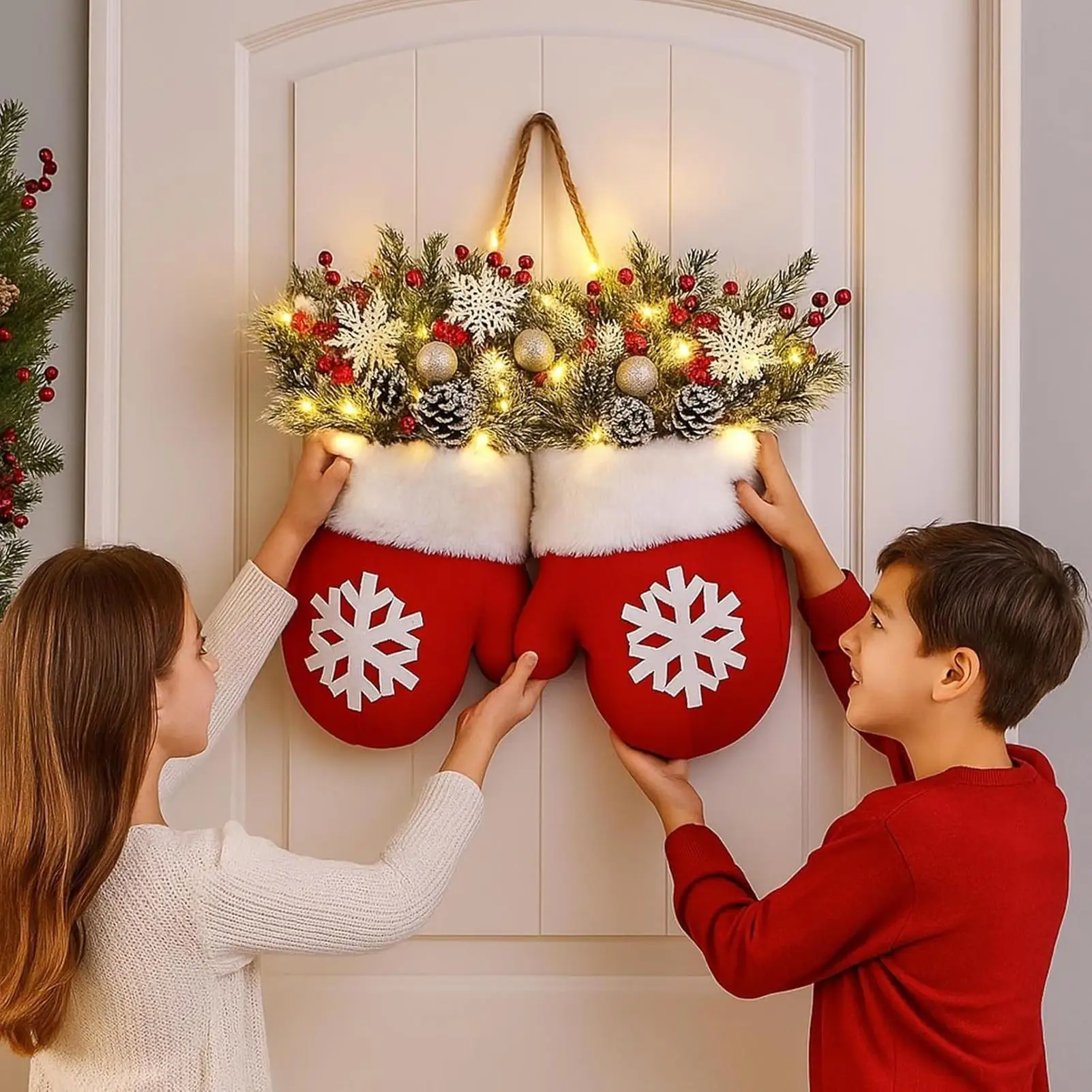 Weihnachtssocken, Fäustlingskranz, künstliche Beeren, künstliche Beeren, Tannennadeln, Weihnachtshandschuhkranz mit LED-Leuchten für die Tür – Detail 15