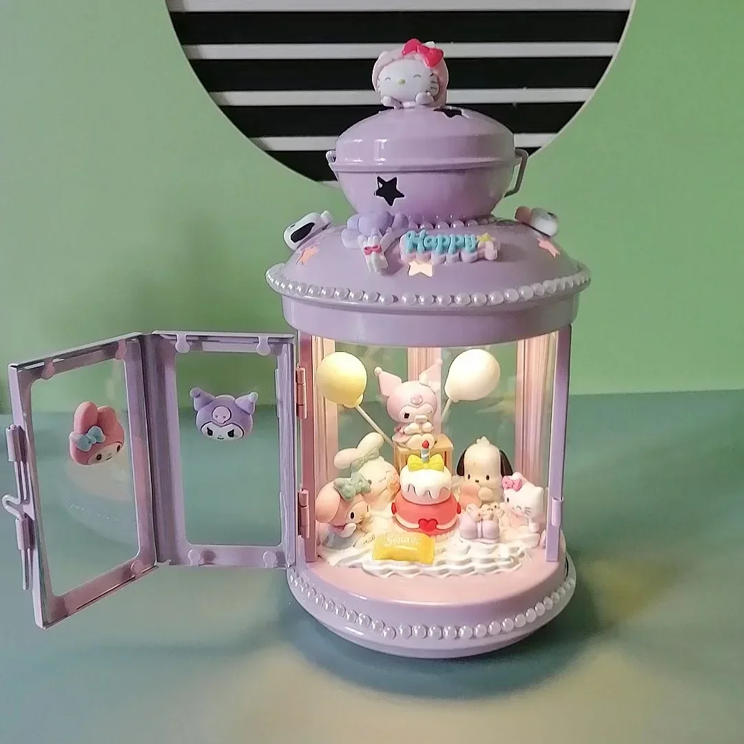 thumbnail image 1 of Figuras de acción de la serie de luces nocturnas Pochacco de Sanrio, decoración de habitación de PVC, adorno para niños, juguetes, regalo de autocontrol, 1 of 5