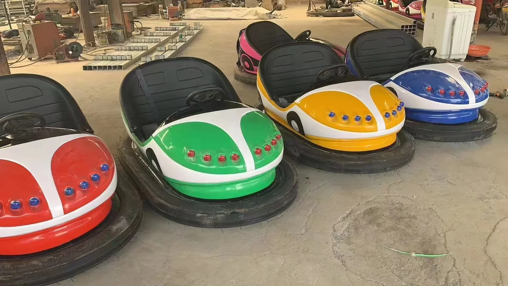 Electric Bumper Car with the Inflatable Rail with Colorful Colors for Kids Entertainment Indoor Outdoor in Amusement Parks