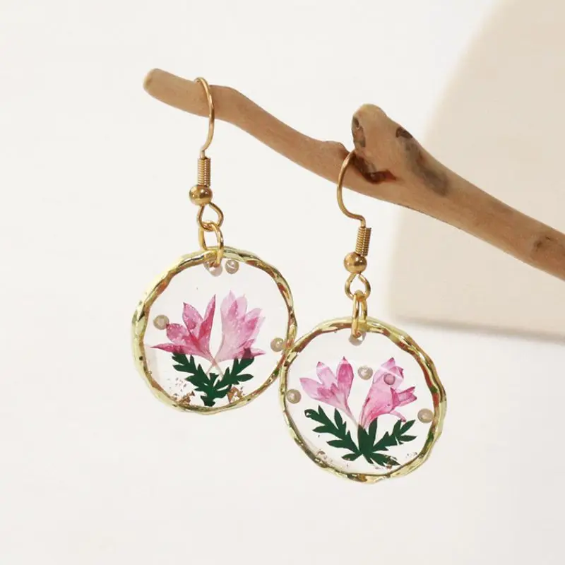 

Unique Pressed Dried Flower Earring Epoxy Resin Natural Flower Earrings Creative Women Statement Jewelry Elegant Round Earring