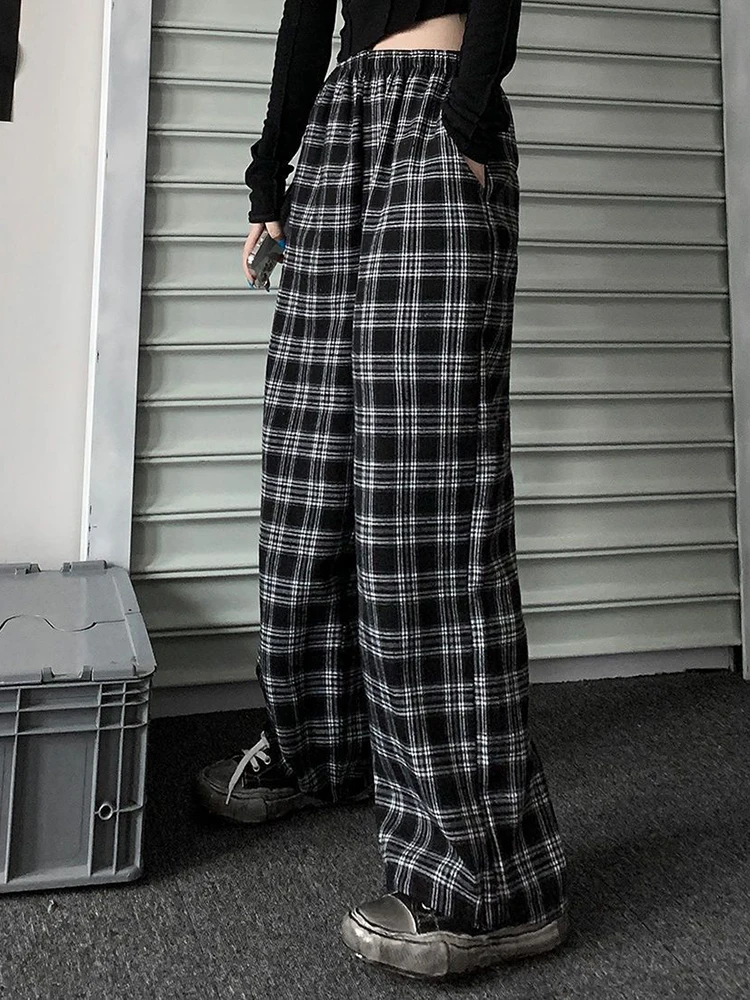 Black & Plaid Sweatpants main image 1