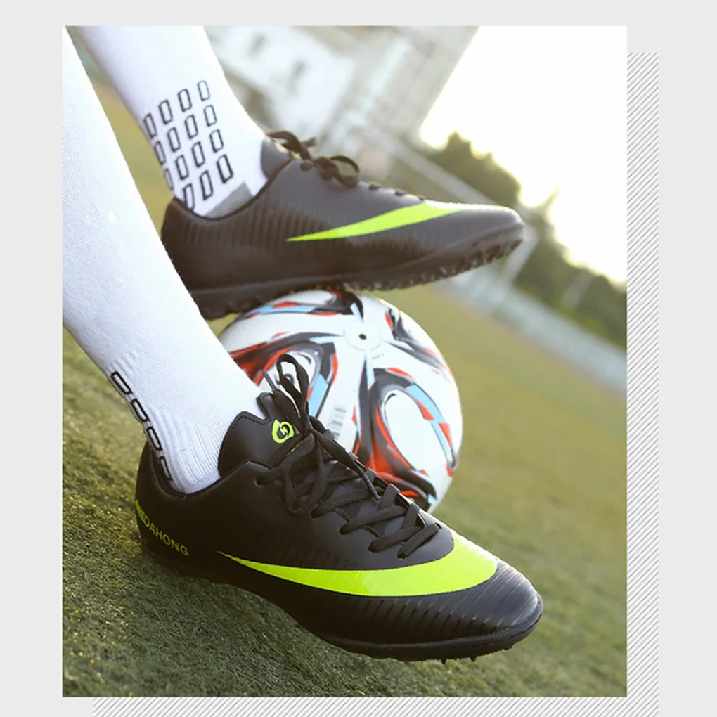 1 Pair Soccer Shoe Football Sneakers Breathable Rubber Washable Convenience Protective Wear-resistance Fine Workmanship