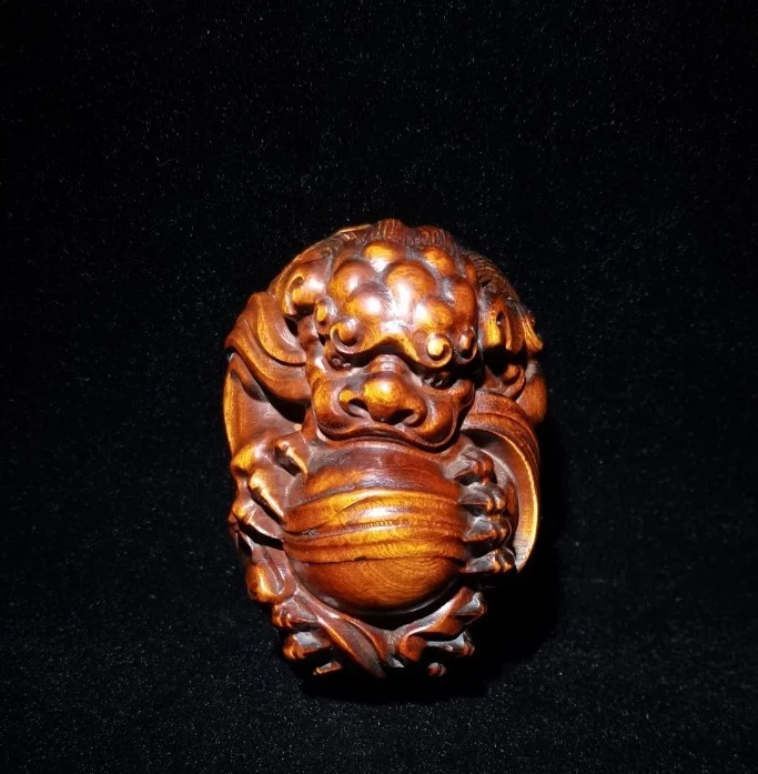 

Chinese boxwood pendant "on Demand" carved ornaments