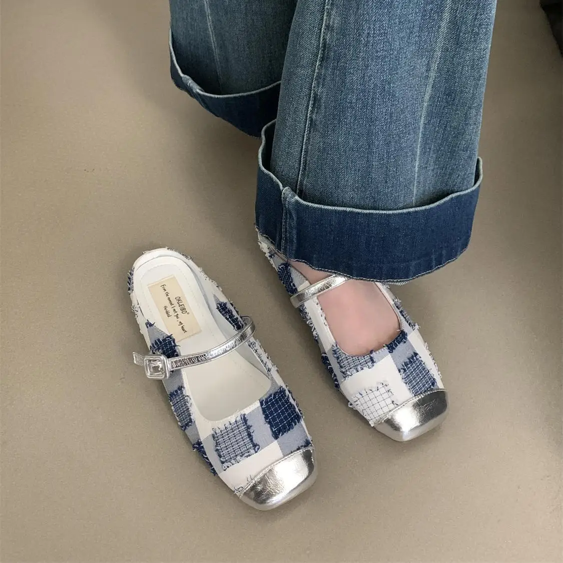 

Мюли женские с закрытым носком, разноцветные сандалии, низкие шлепанцы, квадратный каблук, полиуретан, обувь в римском стиле, лето 2024