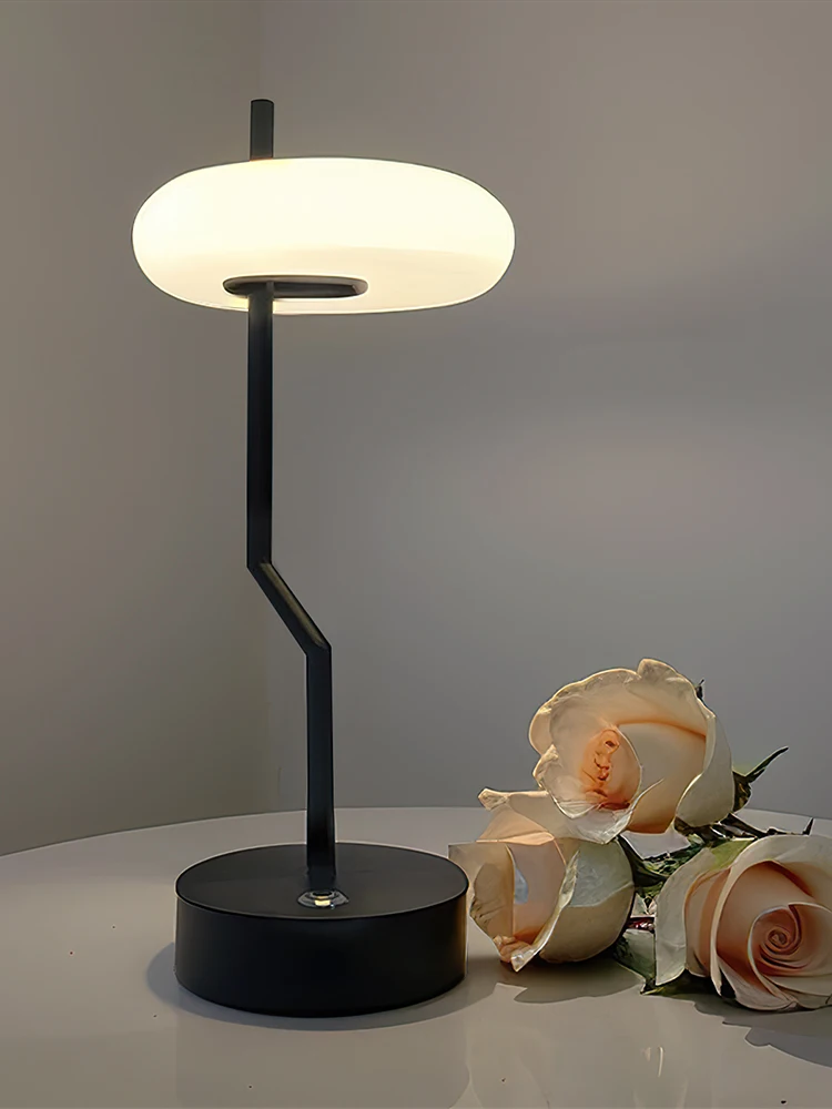 

Geometric desk lamp, bedroom, bedside, niche, high-end modern and minimalist atmosphere decorative lamp
