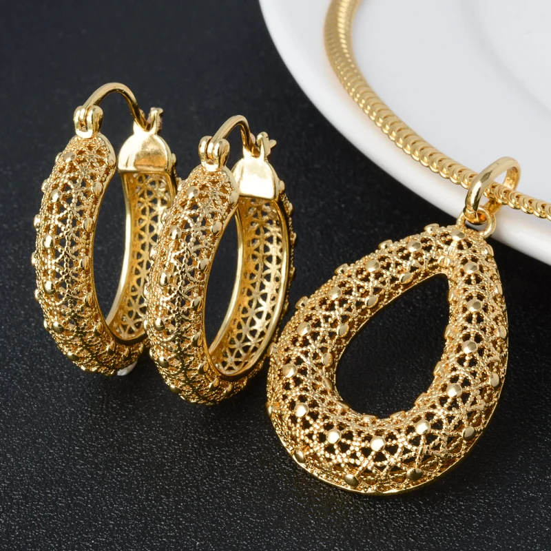 

Sunny Jewelry Sets Classic Copper 18K Gold Plated Hollow Out Round Earrings Pendent Necklace For Women Wedding Party Retro Gift