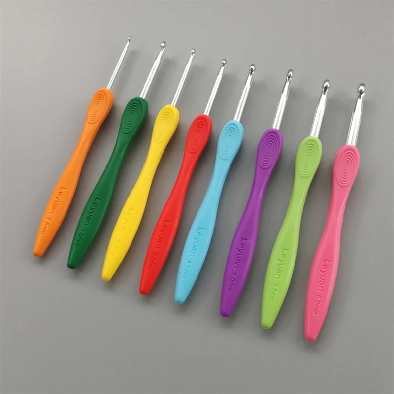 Crochet Needles 8pcs Crochet Hook 2.5-6.0mm Aluminum Crochet Needles With Colorful Soft Rubber Grip Cushioned Handles Knitting Needles