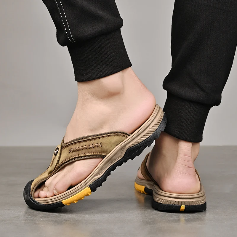 Fashion Sandals Summer Men's Flip Flops New Outdoor Toe Sandals Indoor Non Slip Casual Classic Leather Beach Slippers 38-46