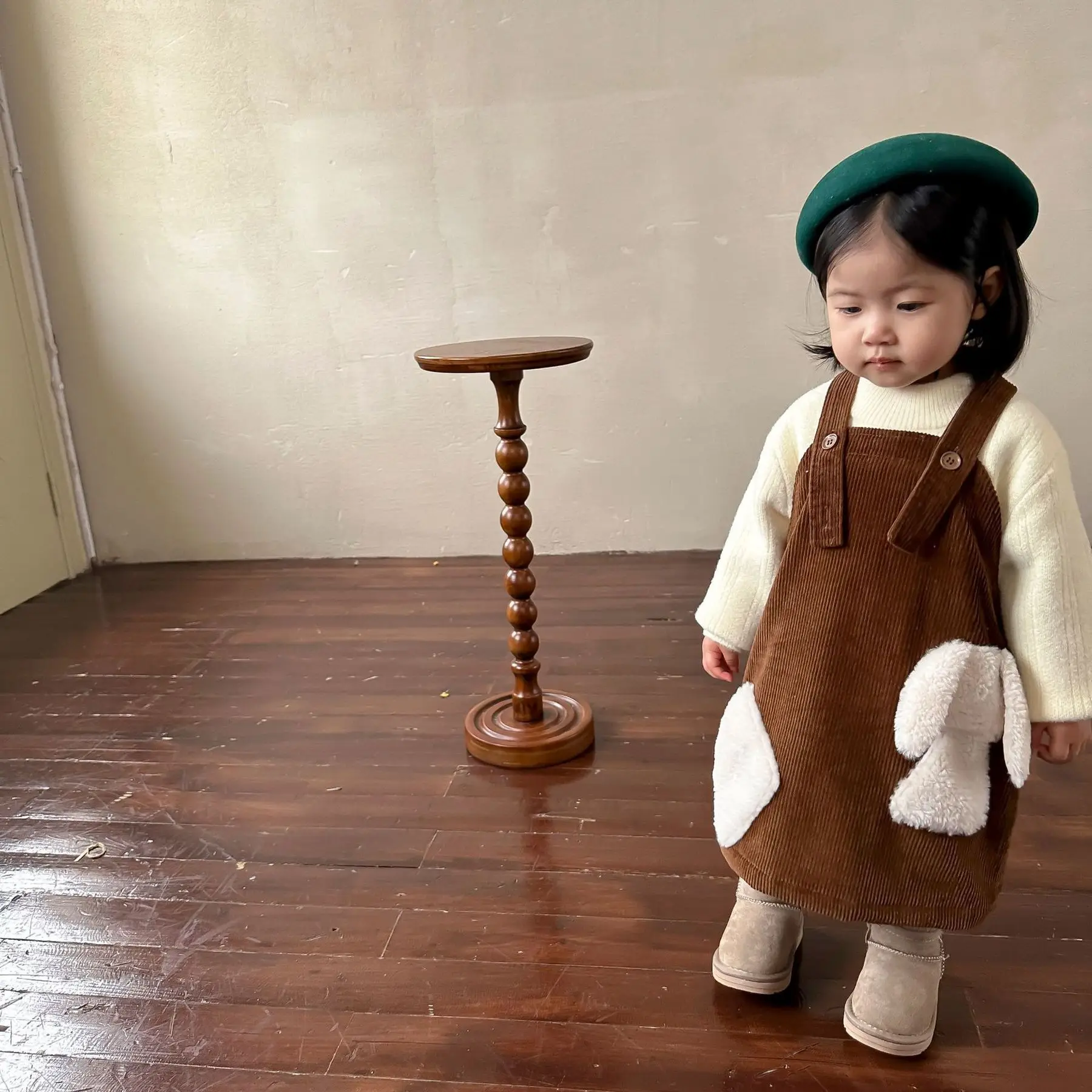 

2023 New Girls Dress Fashion Kids Corduroy Fall Dress Children Plush Rabbit Jumper Buttons Sleeveless Suspenders Dress Clothes