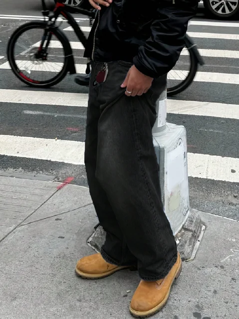 Men's Retro Loose-Fit Jeans, Versatile and Casual for All Seasons 2