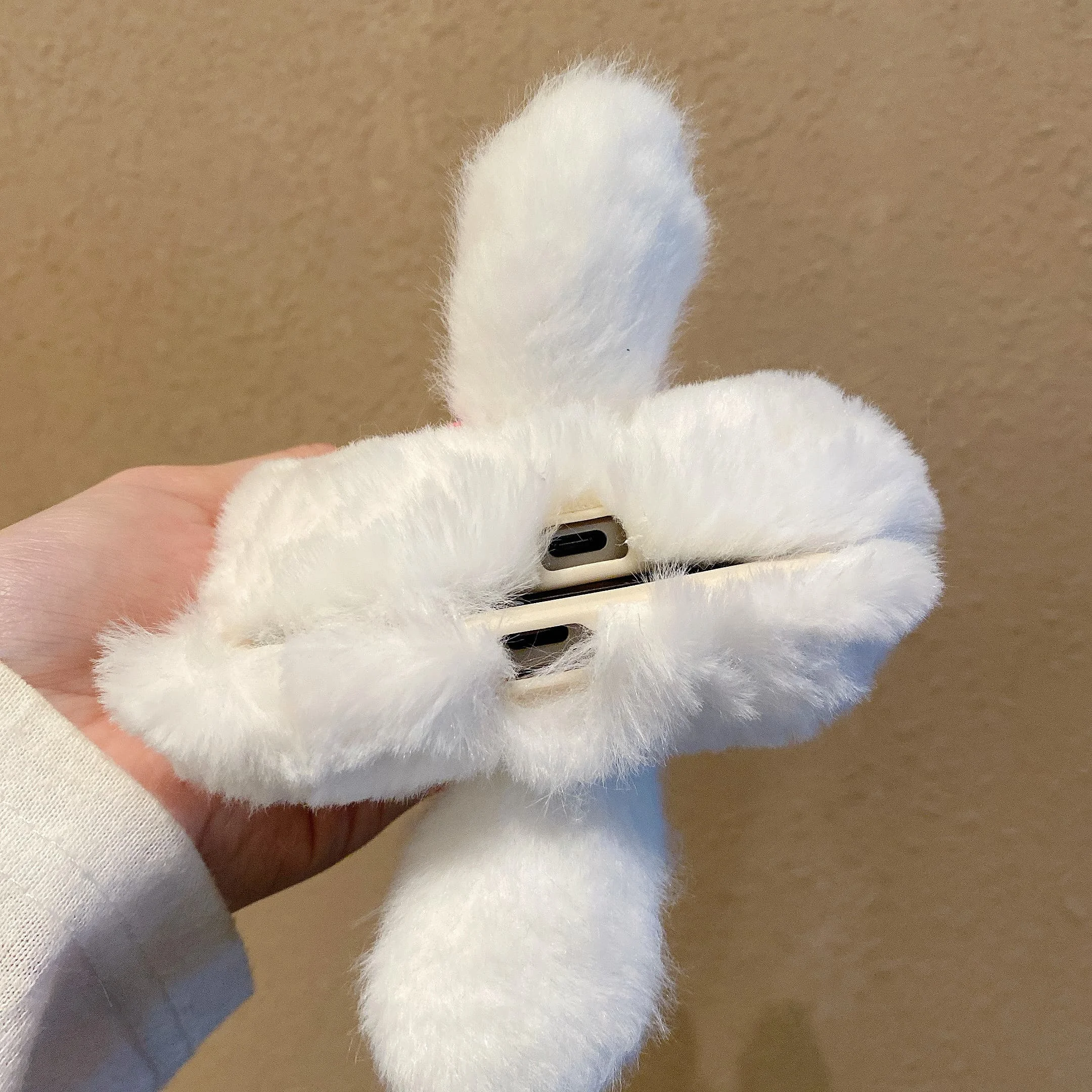 3D Furry Bowknot Kitty Cat Winter Warm Fluffy Soft Fur Case