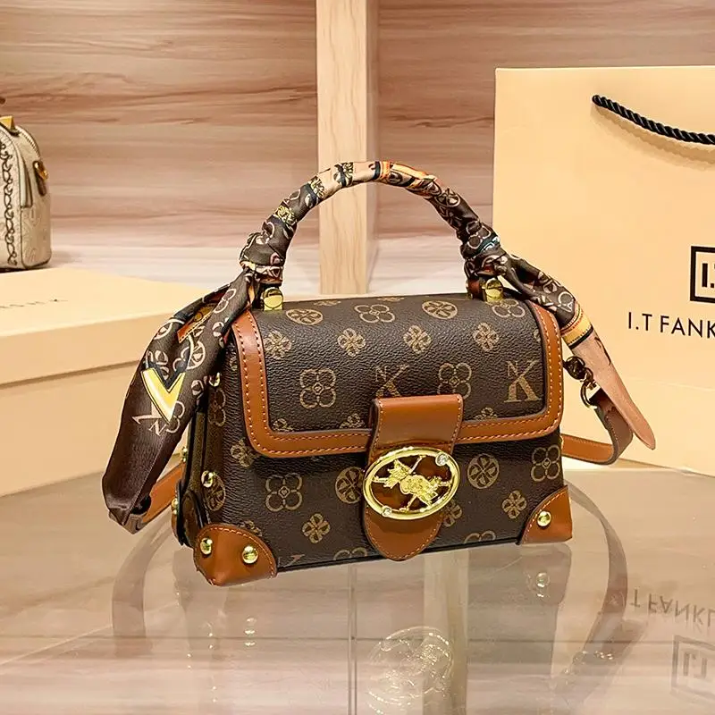 حقيبة نسائية تحمل علامة تجارية لعام 2025، منتج جدي...