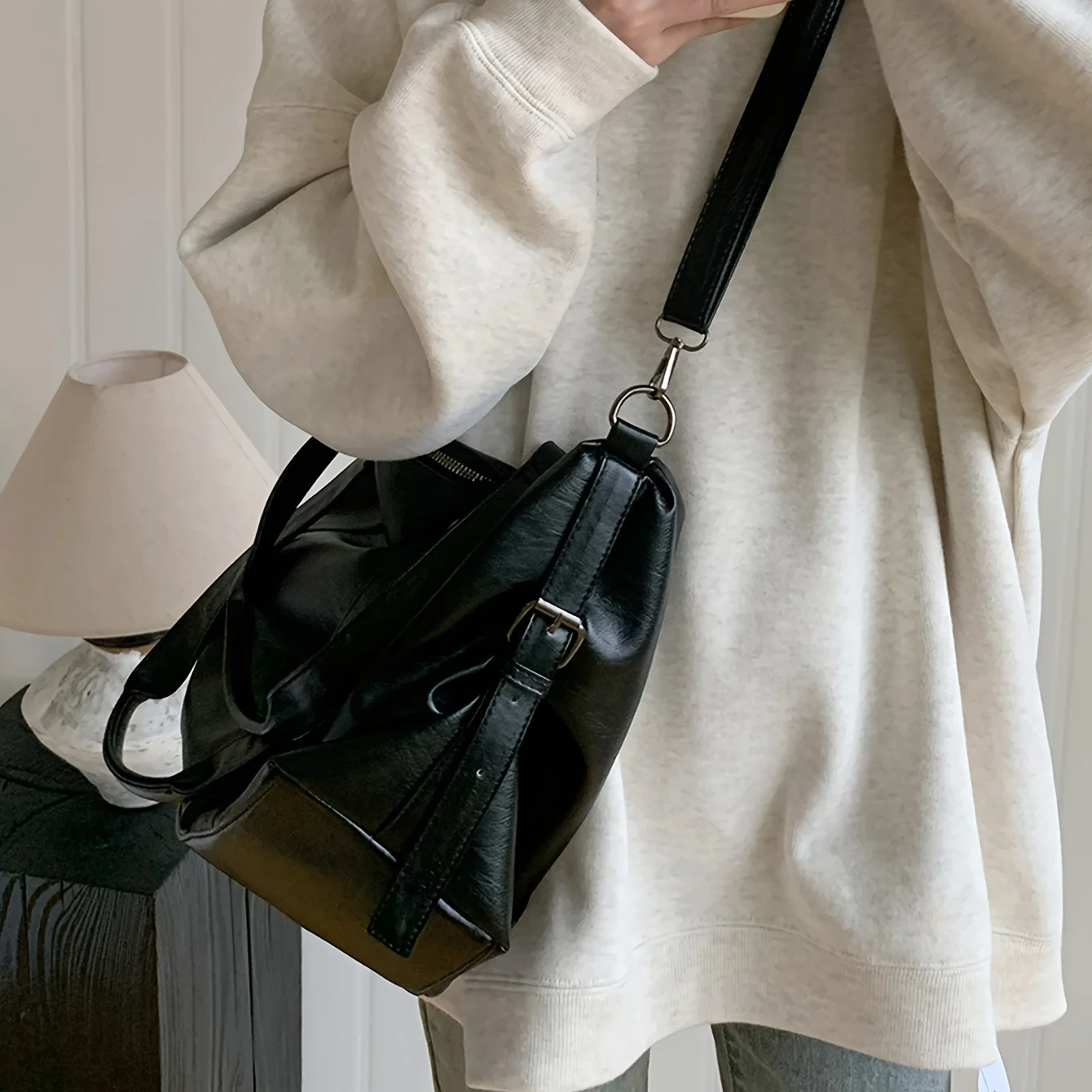 Luxury Women's Shoulder Bags Large Capacity Waterproof Crossbody Bag For Women Daily Commuting