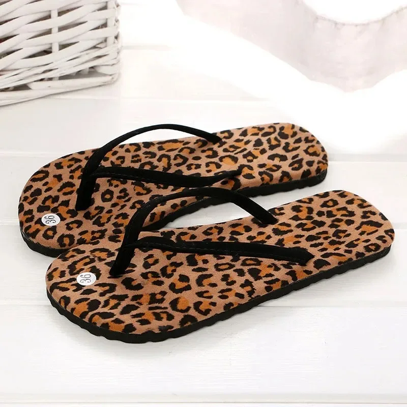 Leopard Print Women's Flip Flops Summer Slippers, Flat Sandals for Ladies, Slip-On, Anti-Slip Soft Sole, Beach Comfort Shoes