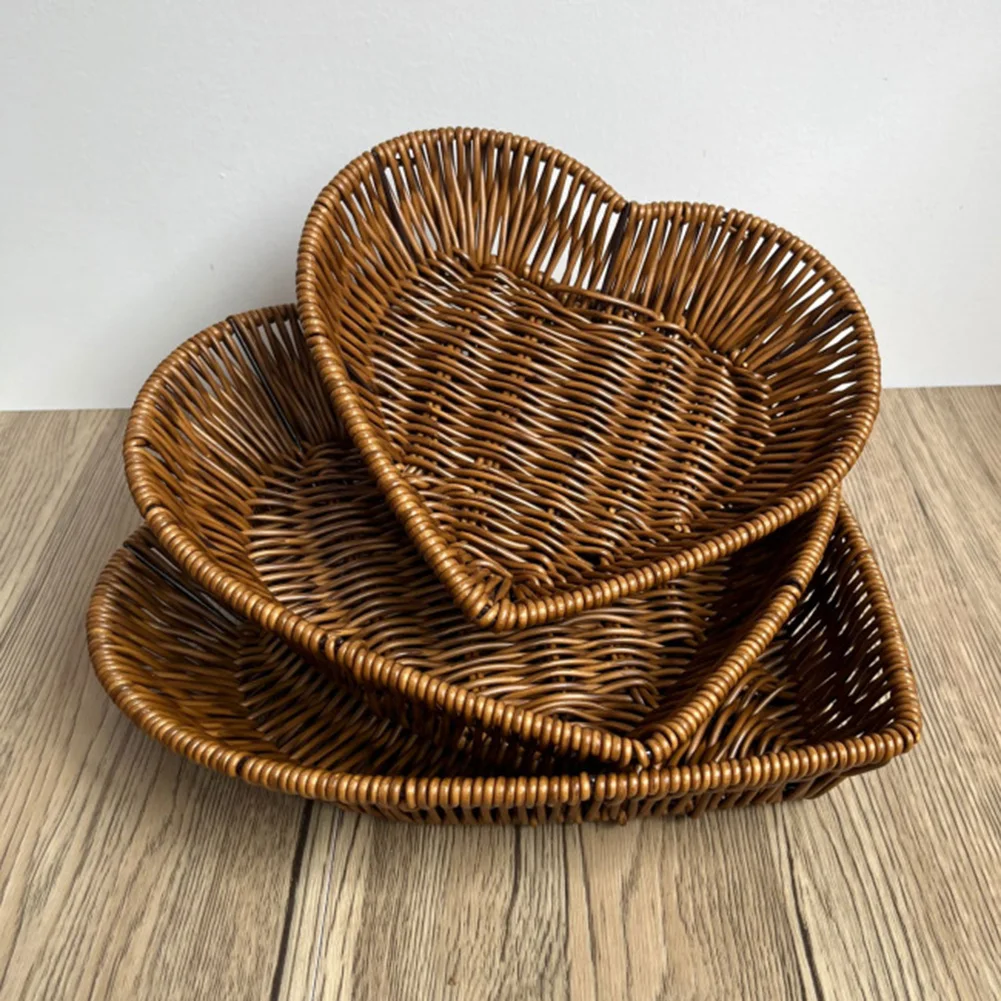 Simulation Rattan Woven Fruit Basket,Heart-shaped Desktop Storage Baskets for Home Kitchen,Retro Decorative Tray for Vegetables 3