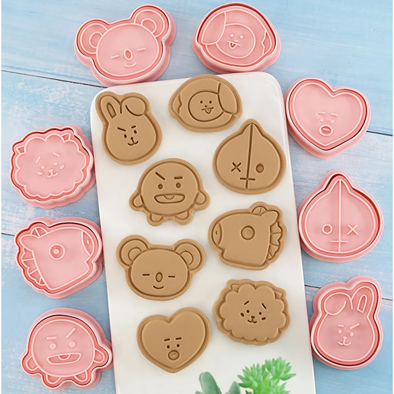 Cookie Cutter Baking Mold Cookie Mould Baking Decorating Tools Cookie Maker Press Kit 8Pcs/set Cute Cookie Cutters Plastic 3D Cartoon Pressable Biscuit Mold Cookie Stamp