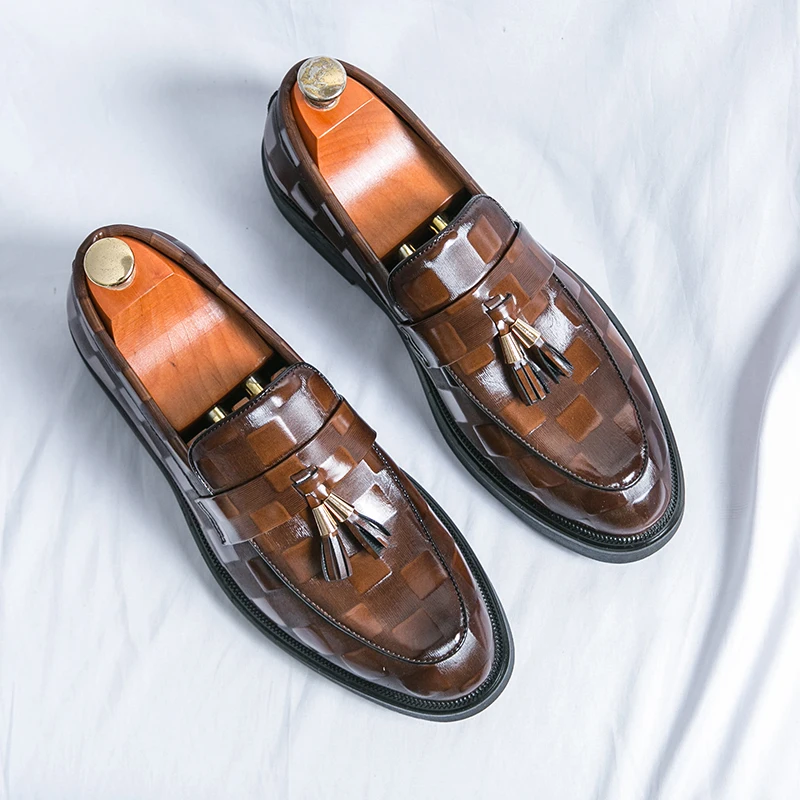 Classic Tasseled Loafers Mens Low Heel Thick Bottom Business Casual Shoes Large Comfortable Wedding Shoes Versatile Oxford