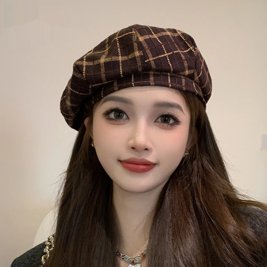 

New fashion British retro check Beret hat autumn and winter new Korean casual painter hat woman simple wool bud hat tide