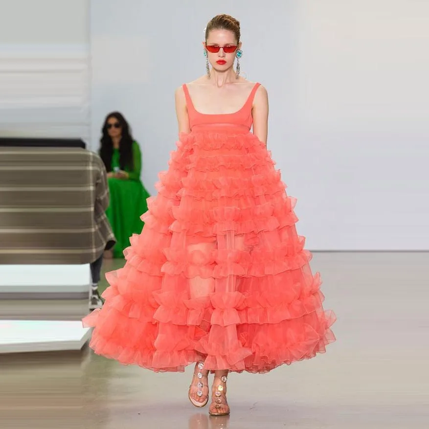 Beauty Square Spaghetti Strap Abiti Lunghi Abito In Tulle Pieghettato Con Volant Rosso Corallo Lunghezza Alla Caviglia Abiti Estivi Da Donna In Rete T