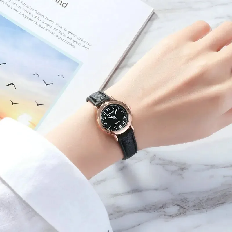 Simple and Cute Small Strap Dial Couple Watch Women Exquisite Retro Leather Quartz Wirstwatch Fashion Clock San Martin Store