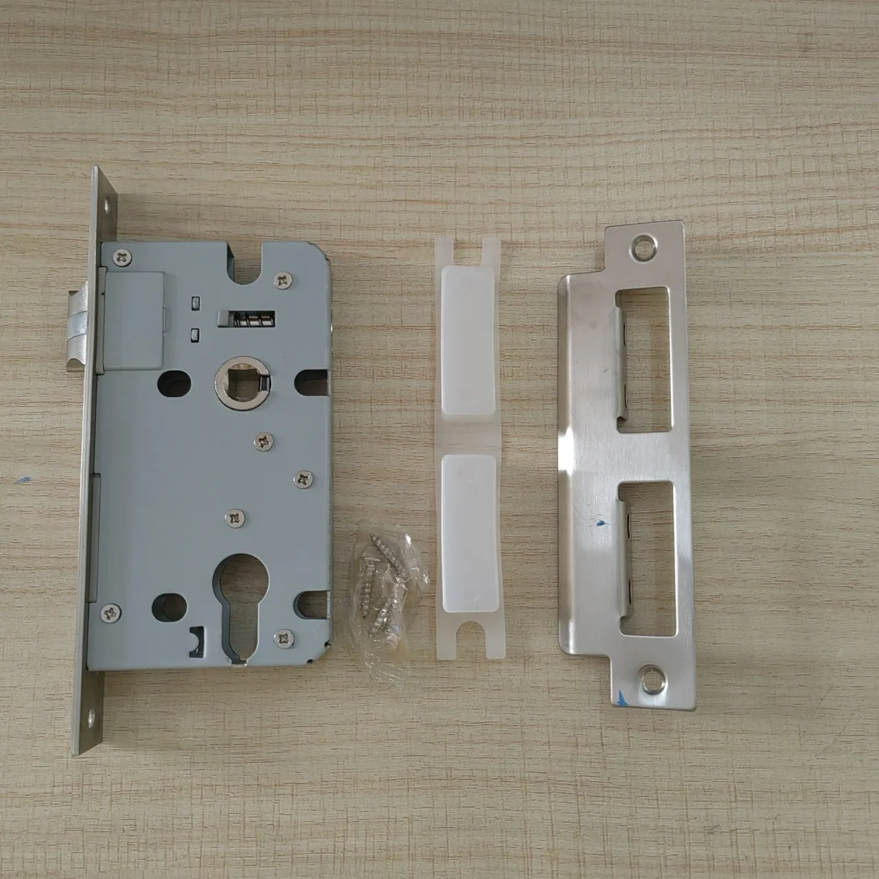 Description Picture 4 of item5845 Silent  Set Split Lock Handle Office Door Lock with 4558 Lock Body Indoor Door