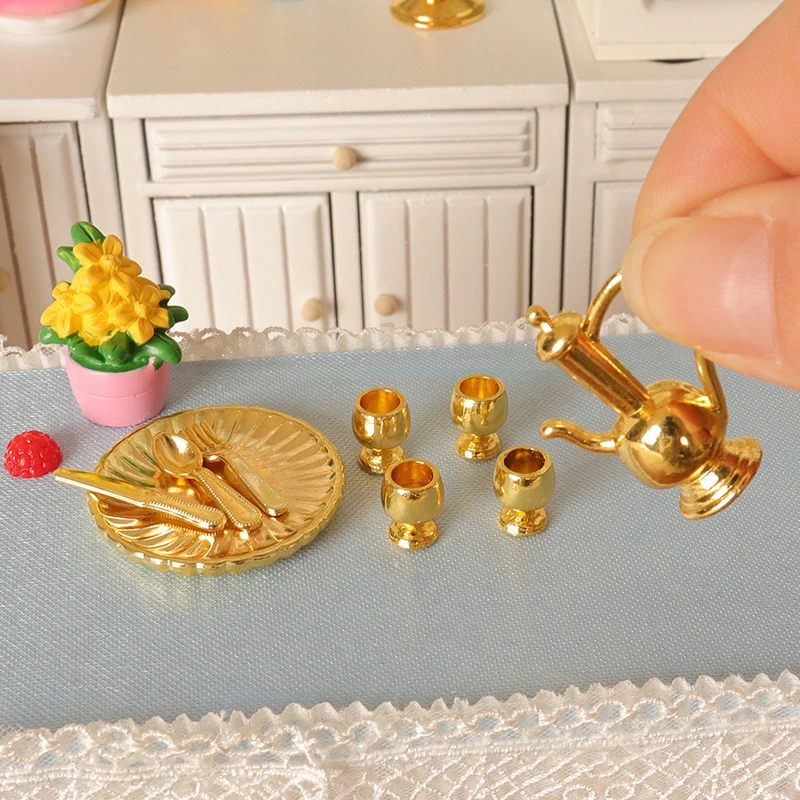 

Набор для кукольного домика в масштабе 1:12, миниатюрный набор для вина в виде флагона, посуда из бокала вина, нож, крест, ложка, кухонная модель, имитация игрушки, Декор