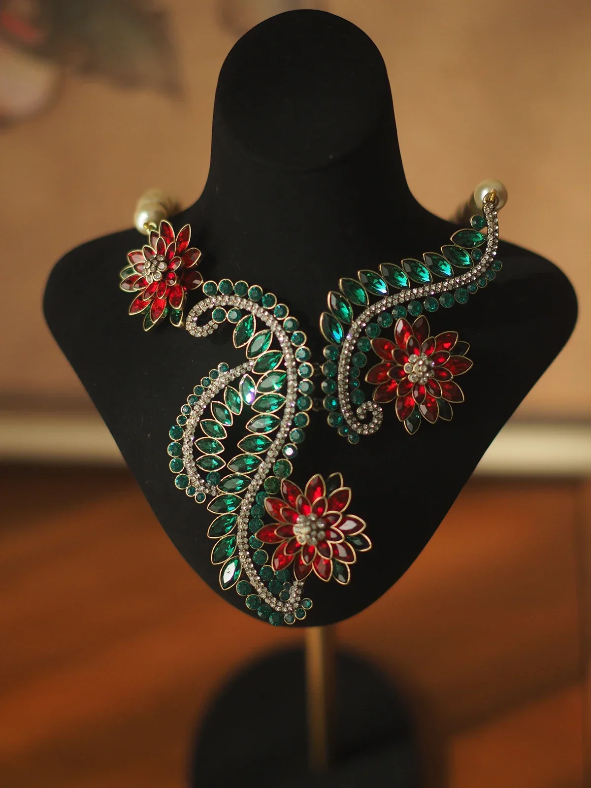 

European and American Brand Designer Same Heavy Industry Retro Art Elegant Flower Gemstone Shining Crystal Beaded Necklace