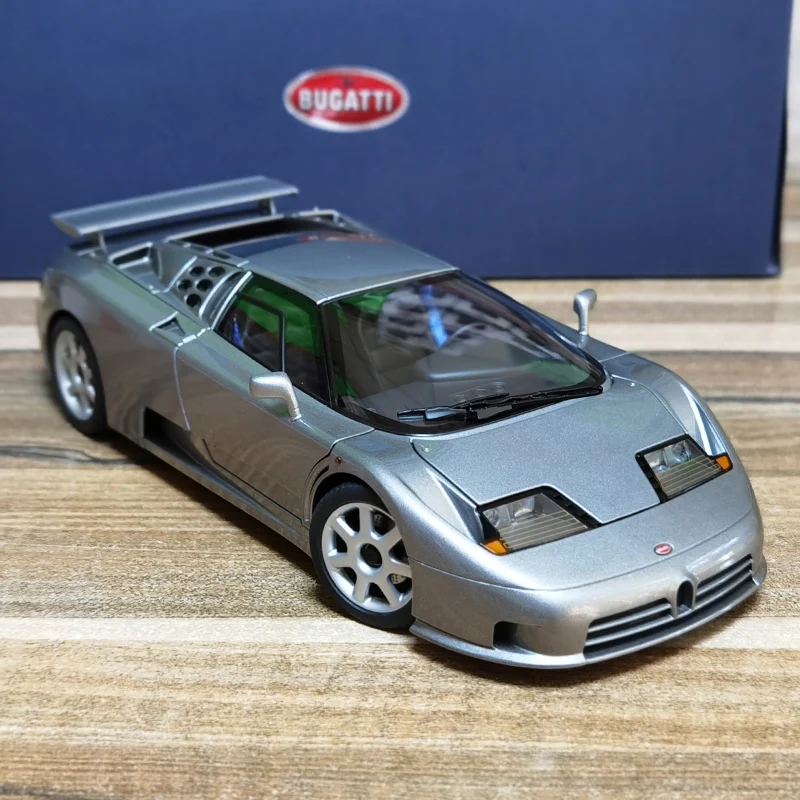 1/18 ブガティEB110 Autoart BUGATTI EB110 GT DARK RED Color in 1/18 Scale. New