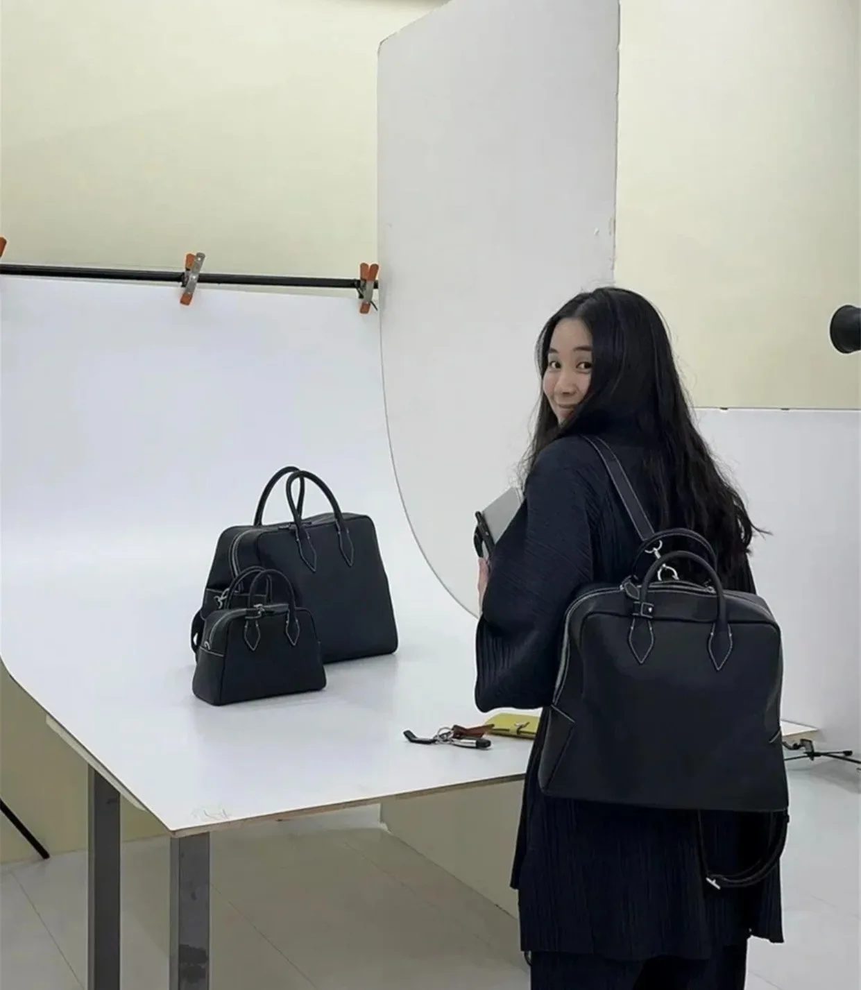 FIRMRANCH Minimalist Design Korean Niche Brand Large Capacity Top Layer Cowhide Lychee Pattern Soft Commuting Backpack For Women 2