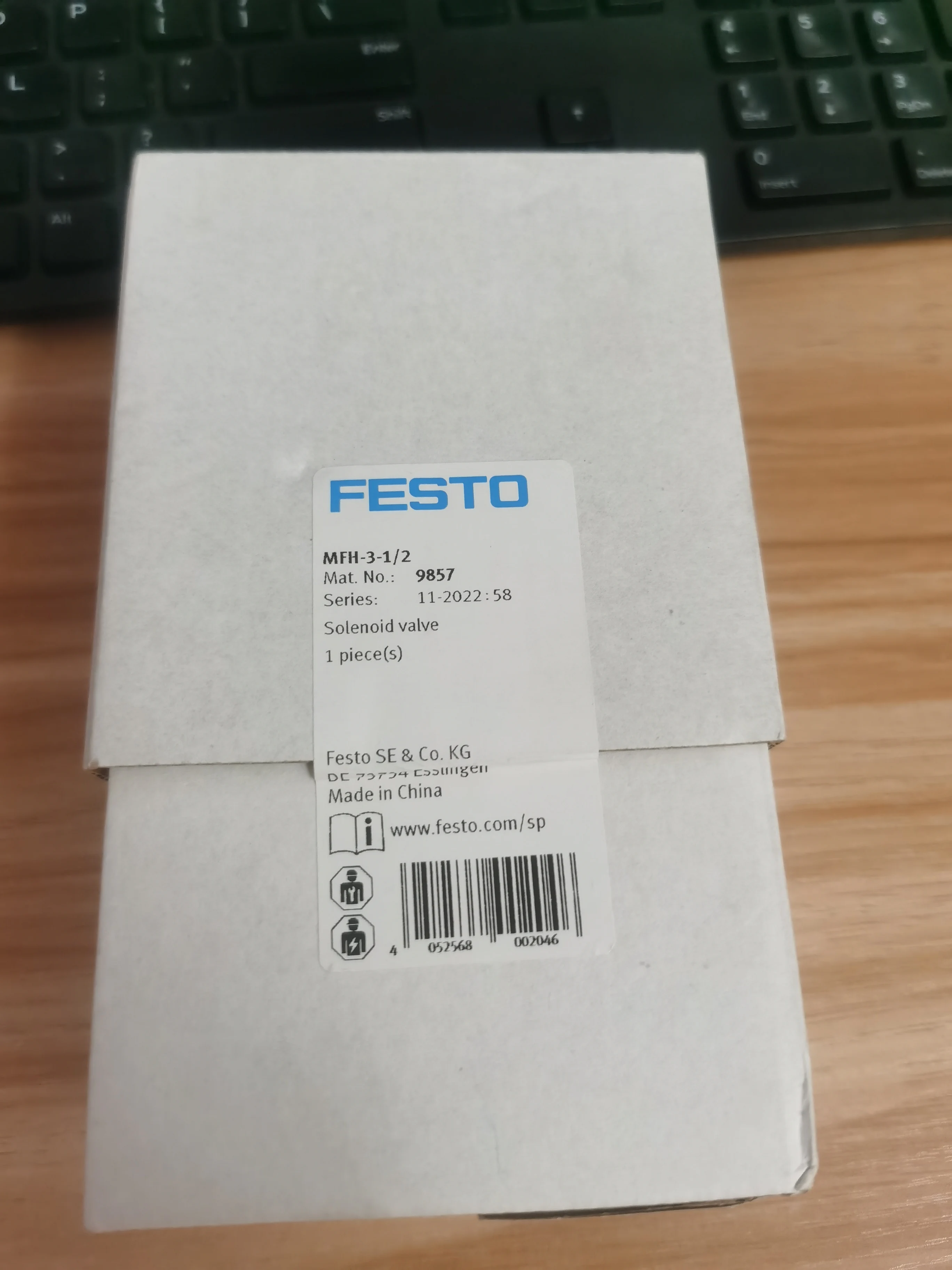

1PCS Festo MFH-3-1/2 9857 Solenoid Valve In Box -New ,