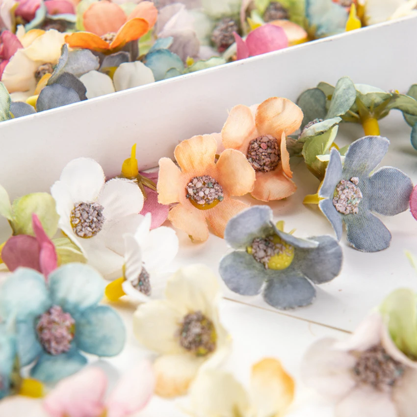 Artificial Flowers Scrapbook Candy Box Wedding Party Home Decor Small Flowers for Crafts Christmas Wreaths Silk Mini Daisy 50Pcs