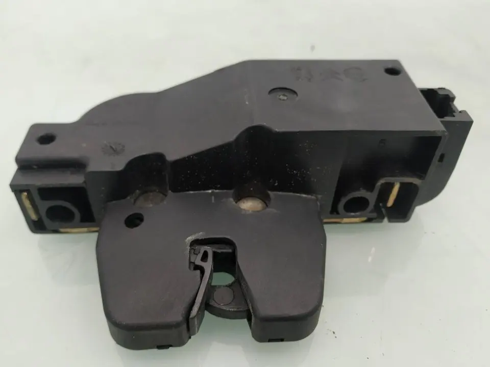 Impulso Escabullirse Prueba de Derbeville cerradura maletero peugeot