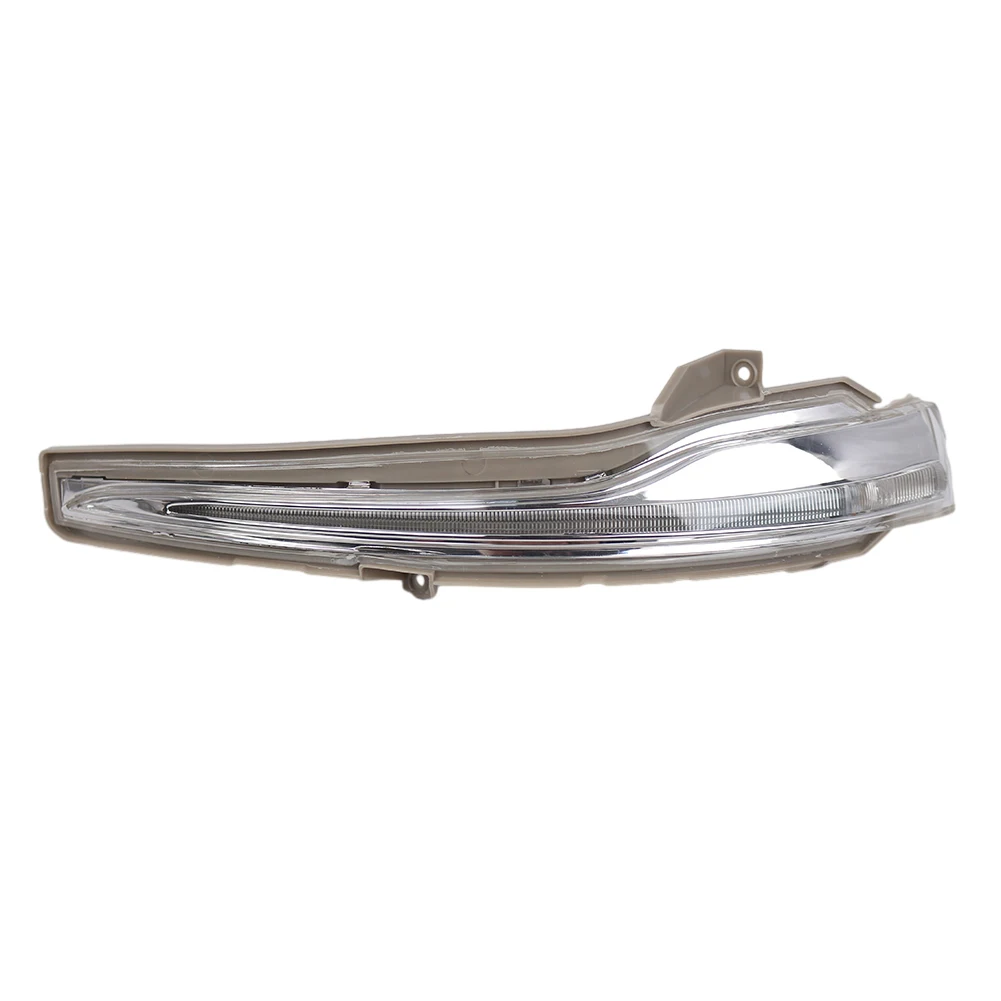 

Upgrade Your Car\\'s Safety with Left Side Mirror Turn Signal OE Replacement A0999067301 for Mercedes W205 CClass
