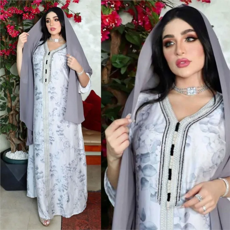 

Arab Middle East Muslim Female Hui Print Dress Robe