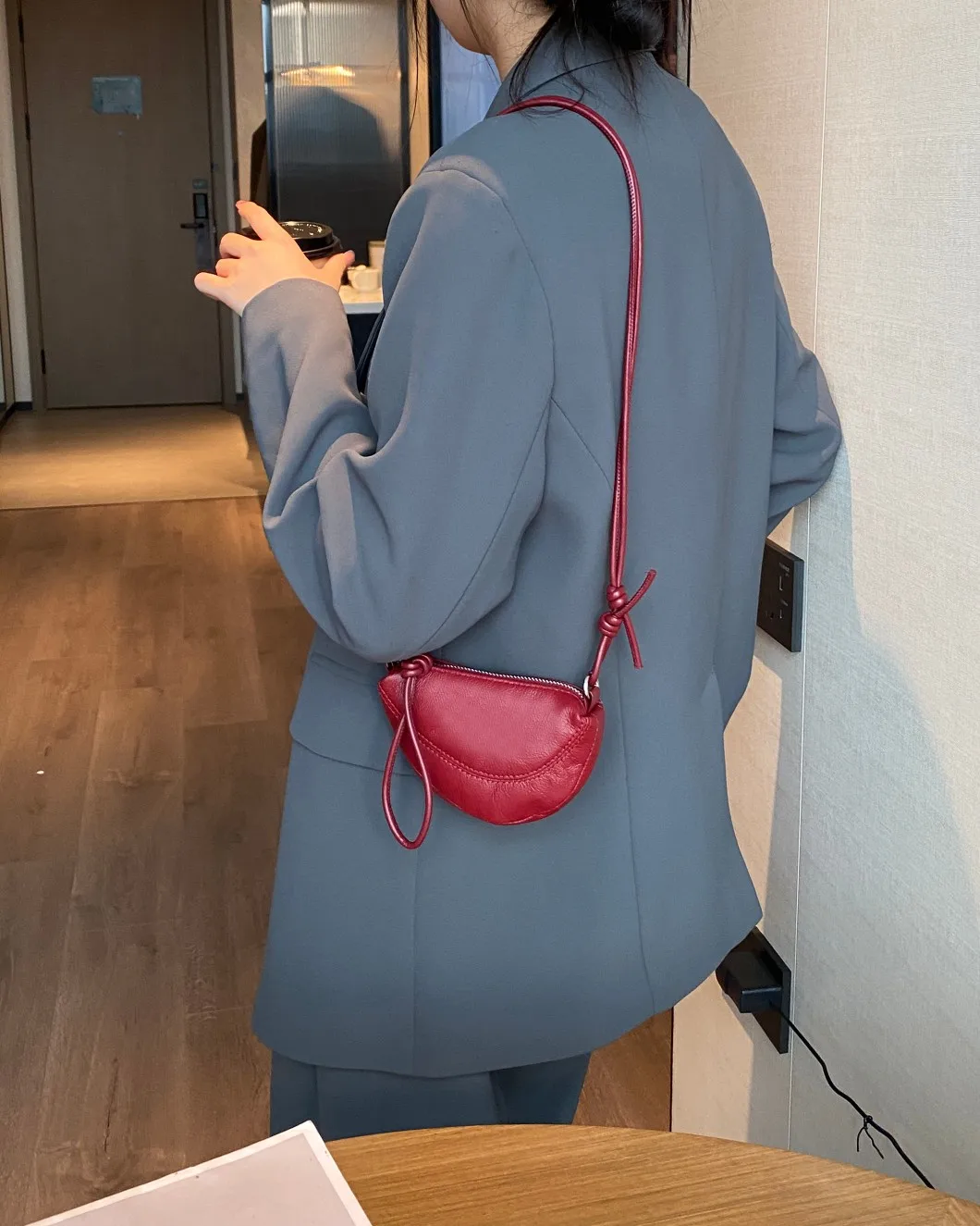 Elegant Genuine Leather Women's Crossbody Bag - Luxury Designer Fashion Mini Purse