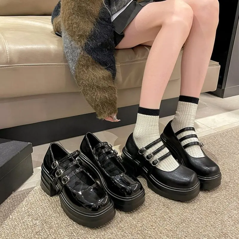 Shoes Women's Thick Mid Heel 2024 New Versatile Shallow Mouth Belt Buckle Academy Style Single Shoes Thick Sole Plus Size 41 42