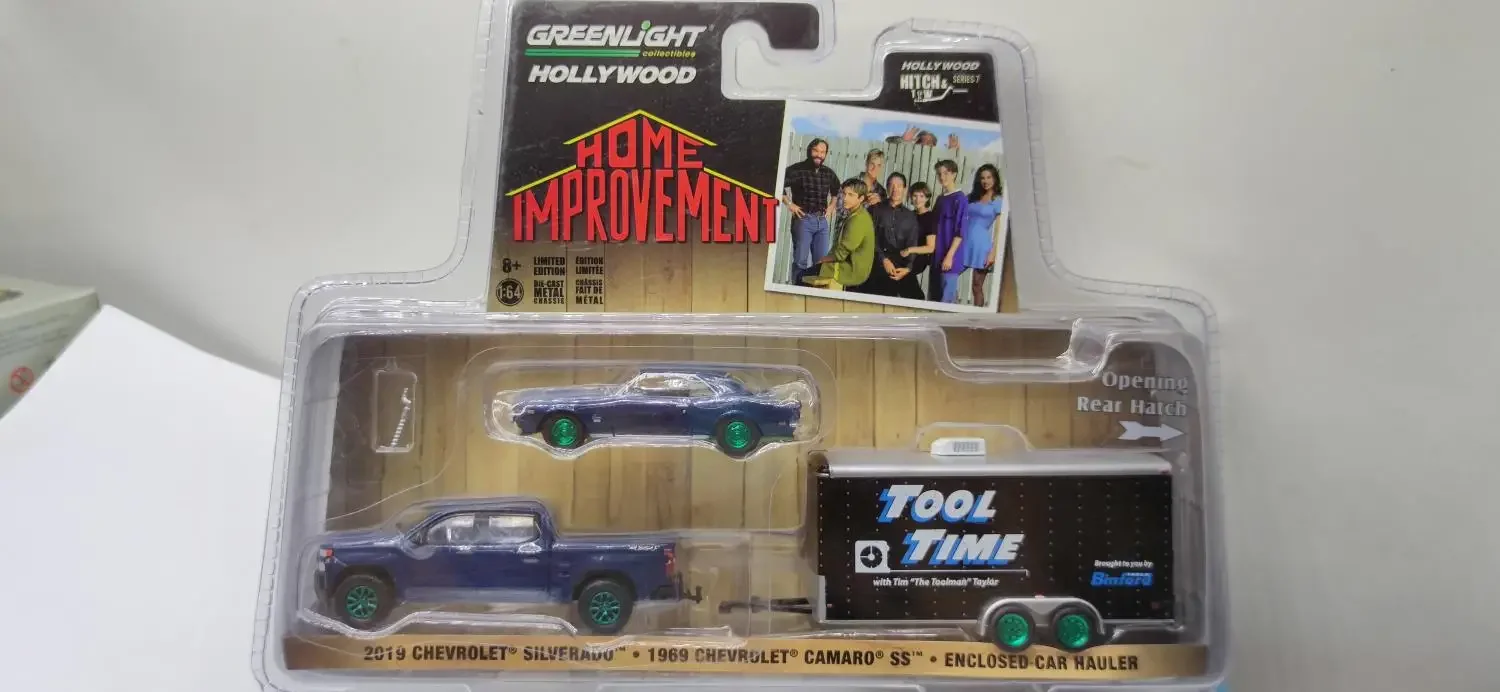 

1: 64 2019 Chevrolet SILVERADO&1969 Chevrolet CAMARO SS&Closed Trailer Green Edition Collection Of Car Models