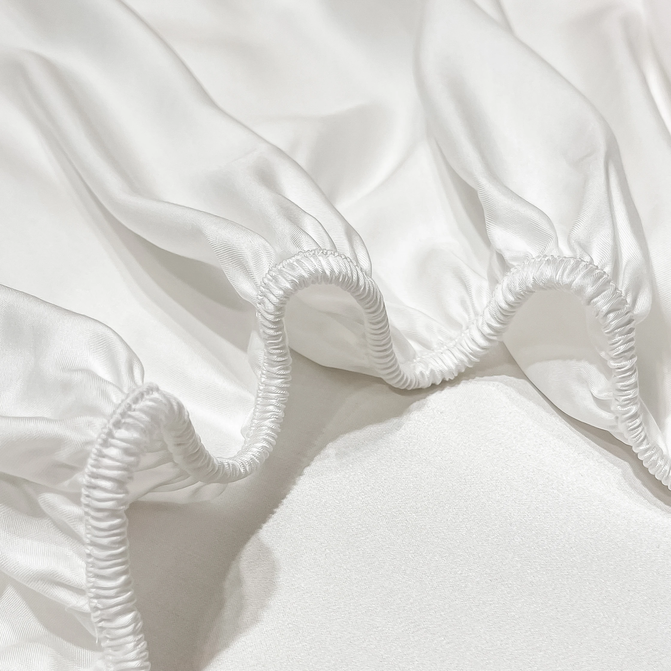 Natural Mulberry Silk Fitted Sheet & Pillowcases 3