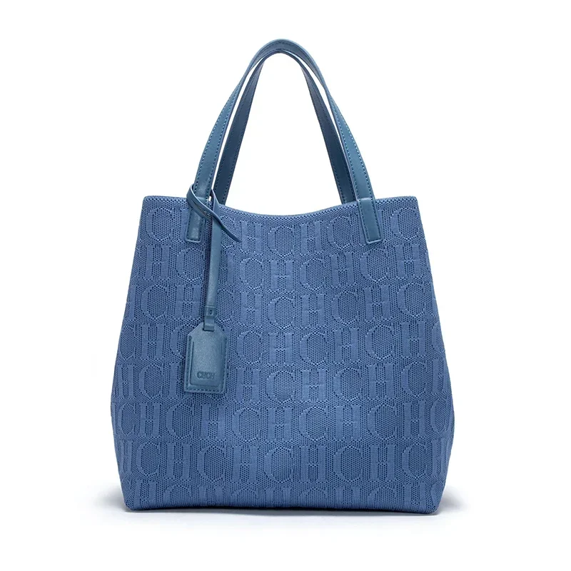 حقيبة يد نسائية من علامة CHCH التجارية، تتميز بتصم...