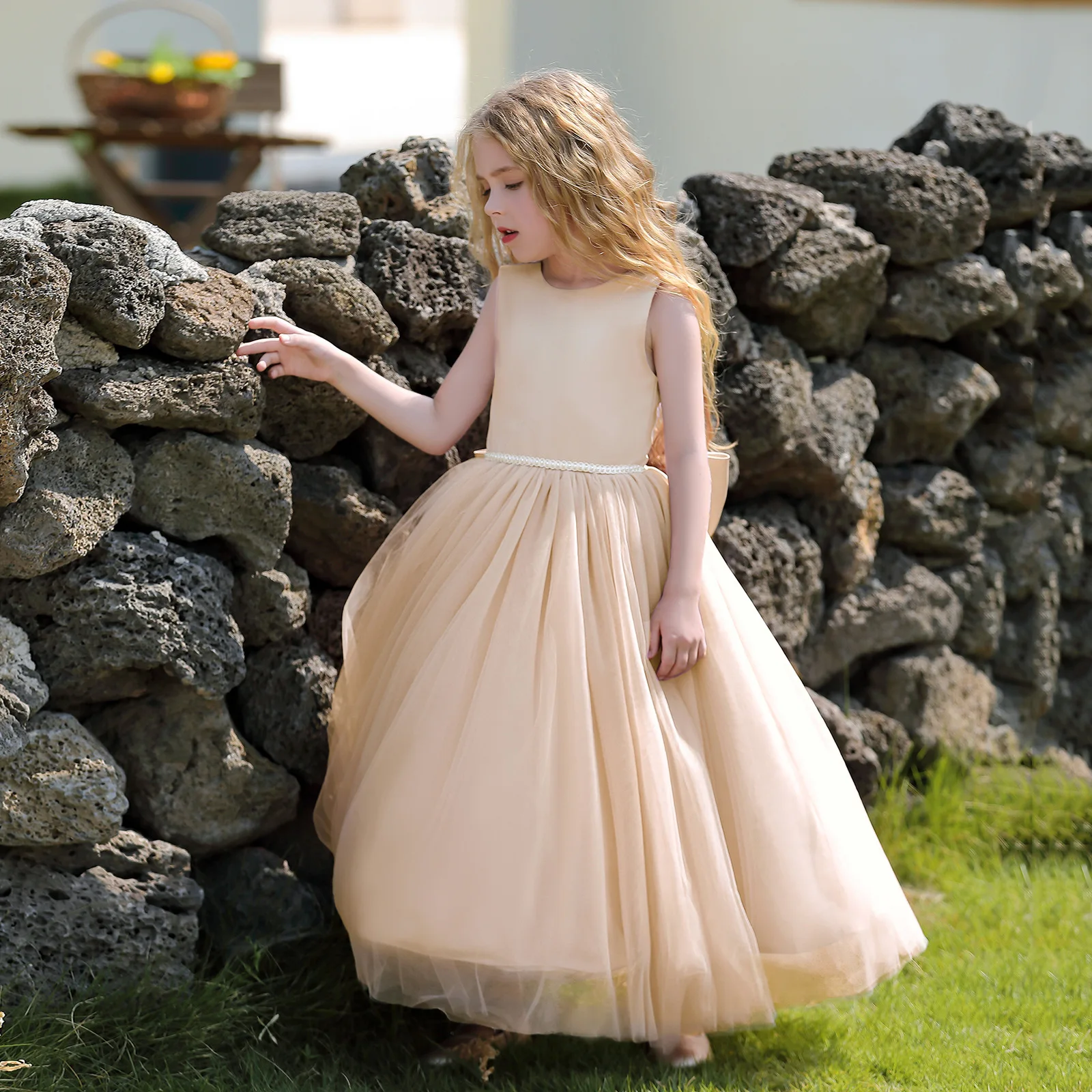 

Tulle A Line Flower Girl Dresses Lace Appliques Jewel Neck Beaded Vintage Pageant Gowns Backless Girls Birthday Party Dress