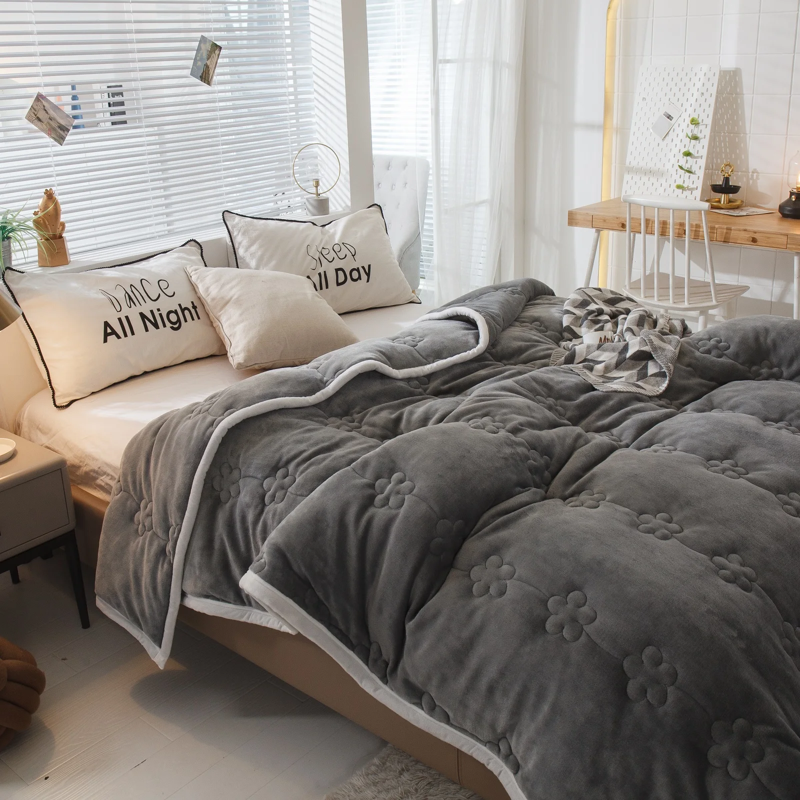 Warme Decken aus Korallenvlies für Herbst und Winter, für Bett, 3-lagig, verdickte Flanelldecke, Steppdecke, weich, bequem, wärmend, waschbar – Detail 6