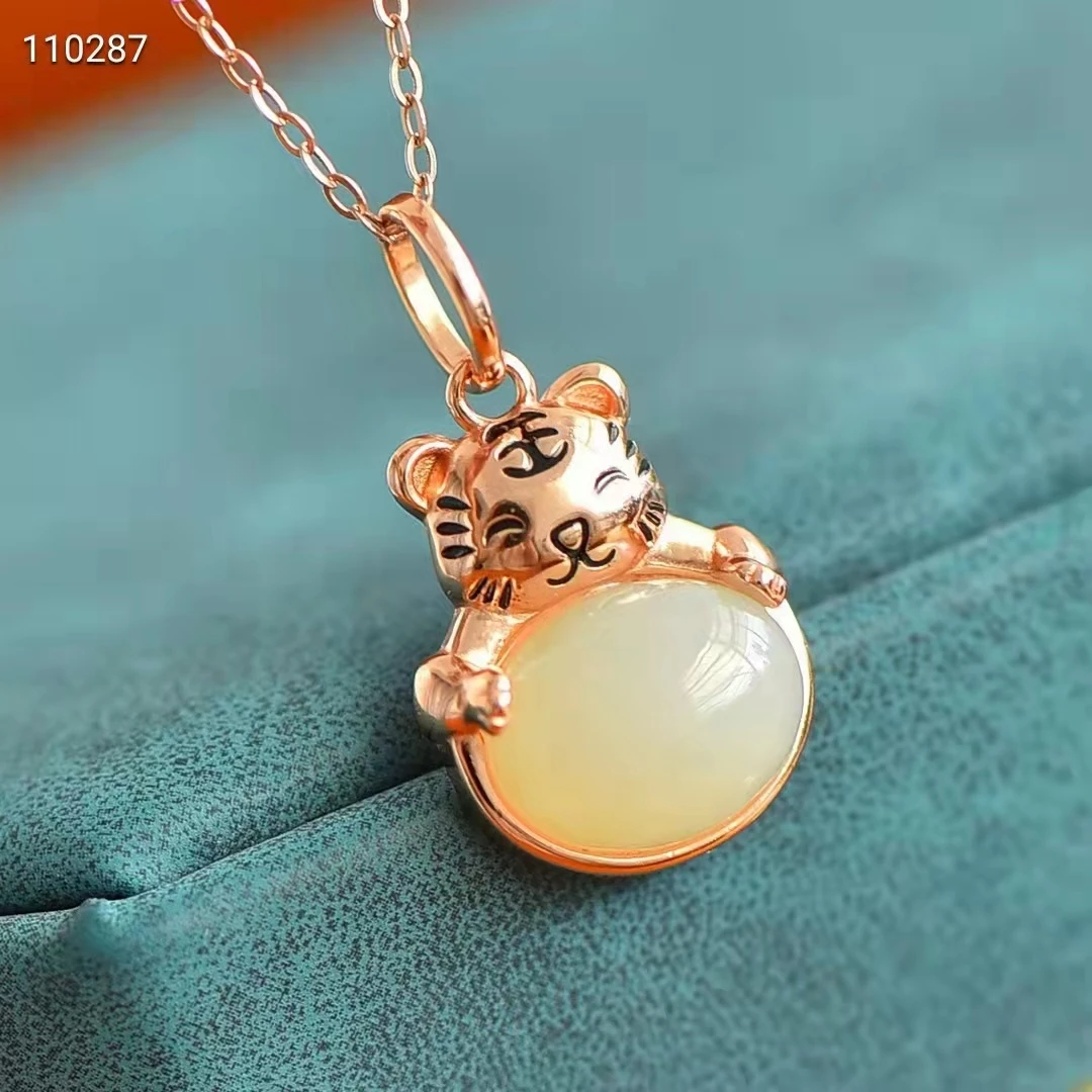 

Великолепный золотой кулон из серебра 925 пробы с белым нефритом и тигром, амулет на удачу, приносит богатство, чуринга, подвеска с ожерельем S925