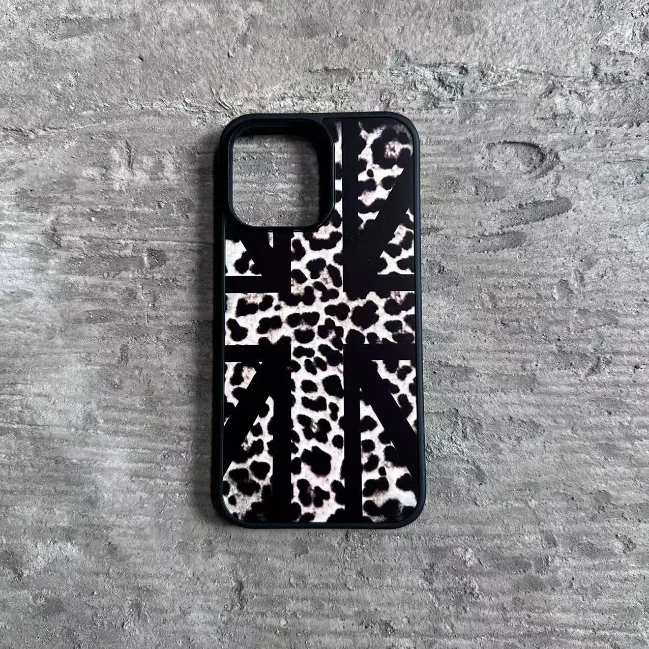 Leopard Print Kawaii Anime Girl Cross Art Phone Case - Y2K Simple Cover