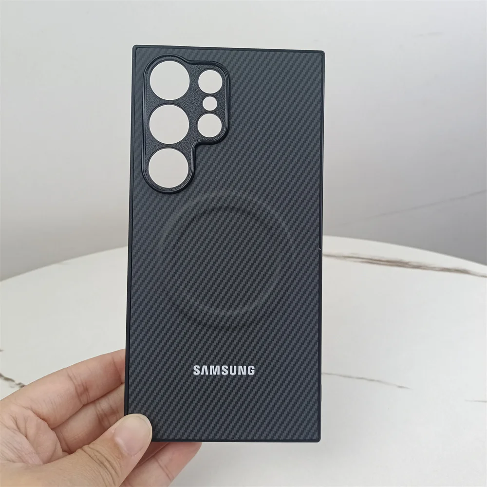 Sleek Carbon Fiber Pattern Magnetic Phone Case - Matte Hard Protective Cover