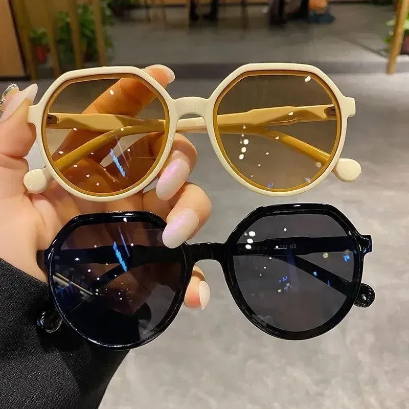 2024 Retro Square Glasses Sunglasses for Men and Women Sunglasses Vintage Gradient Sun Glasses Female Clear Lens UV400 Eyewear