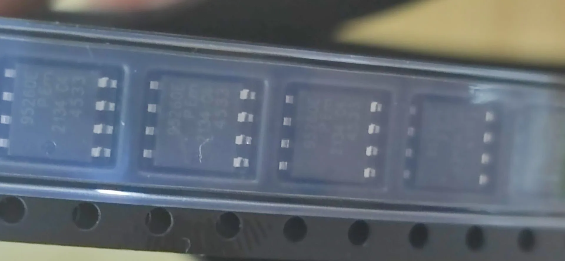 

BUK9K52-60E