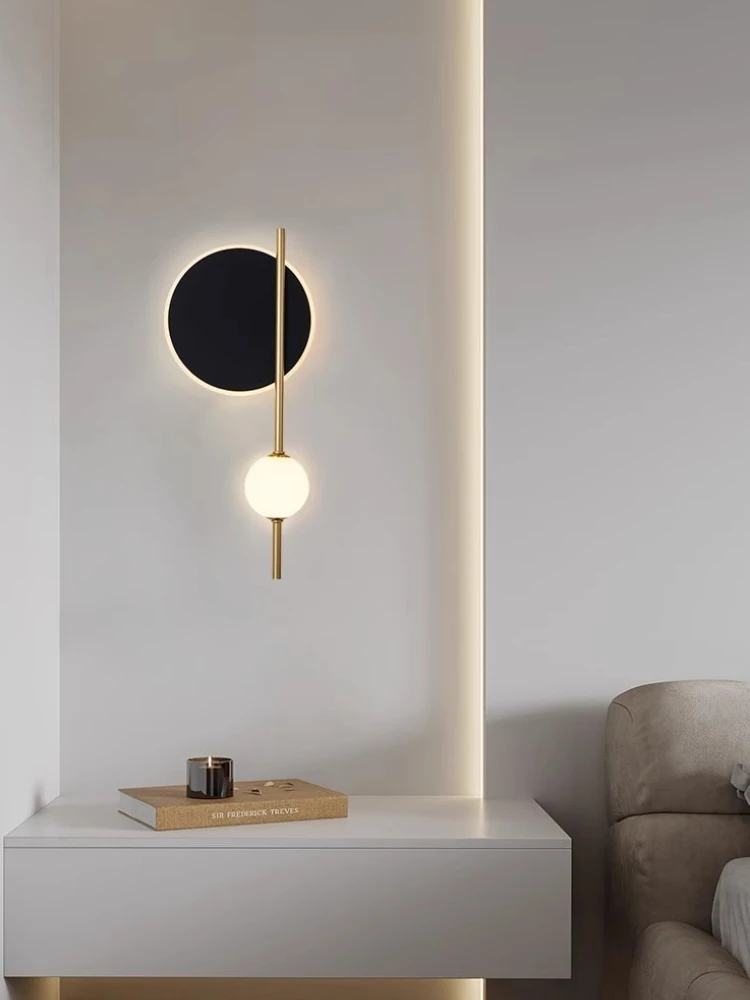 

Nordic Modern Iron Art LED Wall Lamp Light Luxury Bedroom Bedside Personalized Balcony Corridor Cloakroom Living Room Decoration